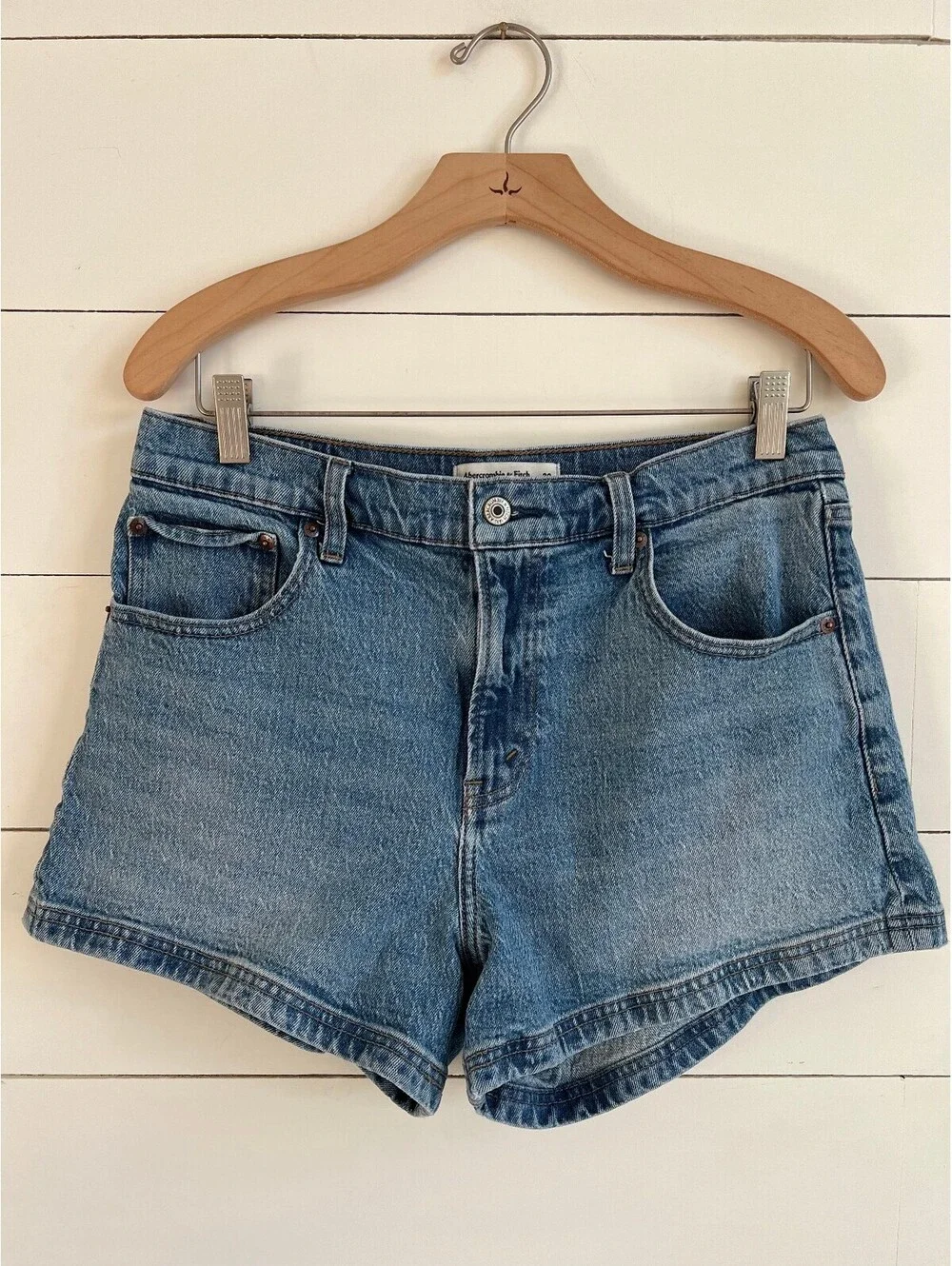 Abercrombie & Fitch High-Rise 90's Relaxed Mom Denim Shorts Medium Wash Size 30